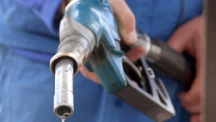 OMV Petrom ieftineşte din nou carburanţii